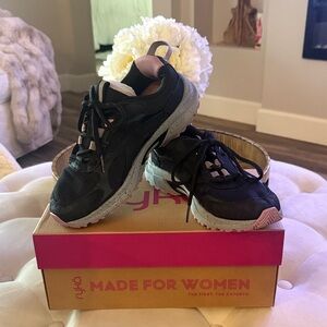 Ryka Sky Stride Black and Pink Athletic Shoes 7.5 Like New